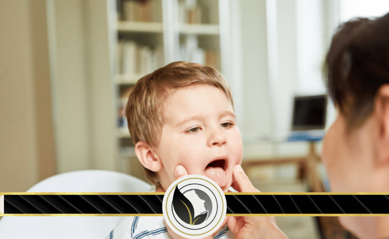 هل استئصال اللوزتين يحمي الطفل من التهاب الحلق؟