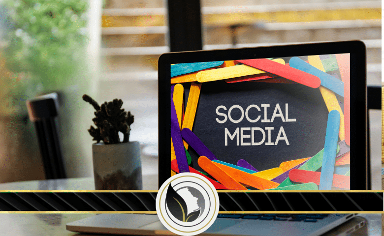 كيف تجعلنا السوشيال ميديا نرى أنفسنا؟